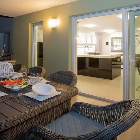 Lux Penthouse With Beautiful Sea And Island View 6 + 2 Apartament Makarska
