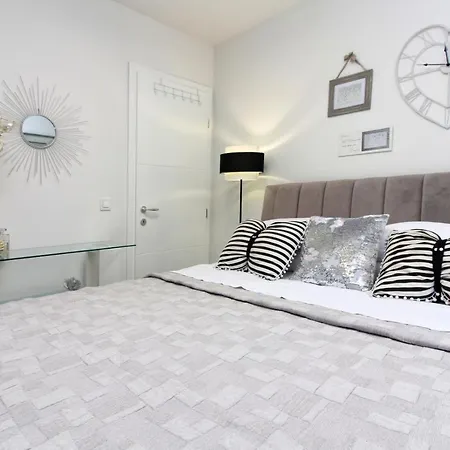 Lux Penthouse With Beautiful Sea And Island View 6 + 2 Apartament Makarska