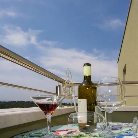 아파트 Lux Penthouse With Beautiful Sea And Island View 6 + 2 *