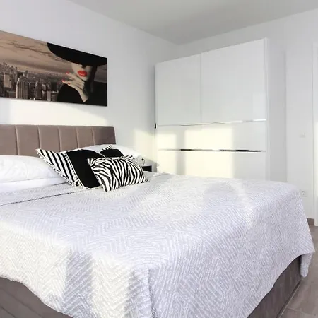 아파트 Lux Penthouse With Beautiful Sea And Island View 6 + 2 *
